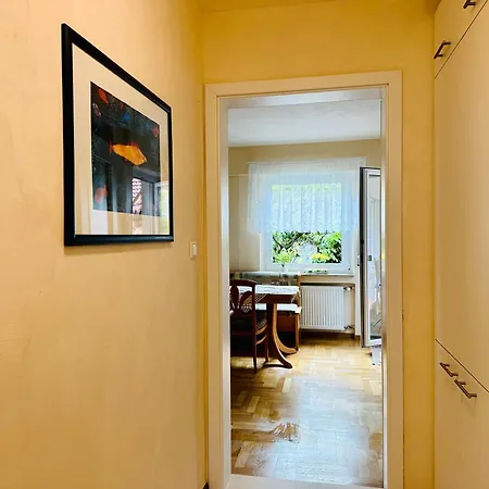 2,5-zimmerwohnung Mit Terrasse - Keine Monteure *