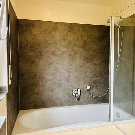 Апартаменты 2,5-zimmerwohnung Mit Terrasse - Keine Monteure