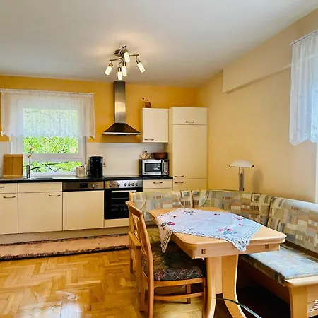 2,5-zimmerwohnung Mit Terrasse - Keine Monteure